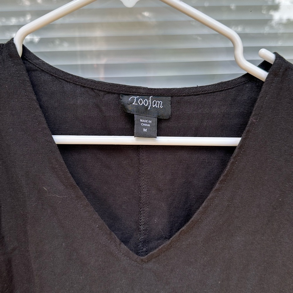 100% linen black v neck sleeveless flowy flare bottom hem size medium dress - Picture 2 of 4